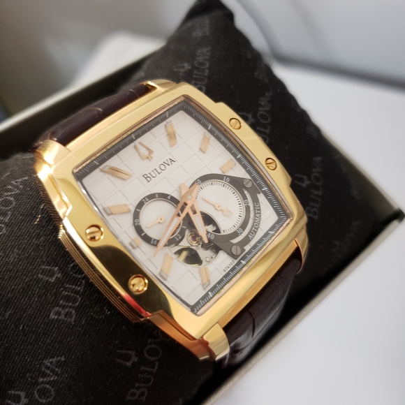 Watch - Picture 3 of 4